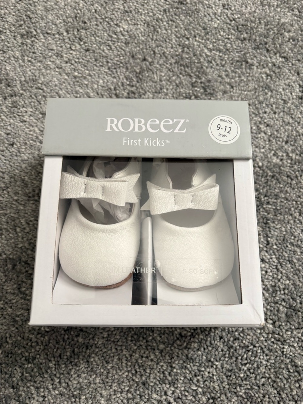 Robeez White Baby Mary Jane Shoes with Bow